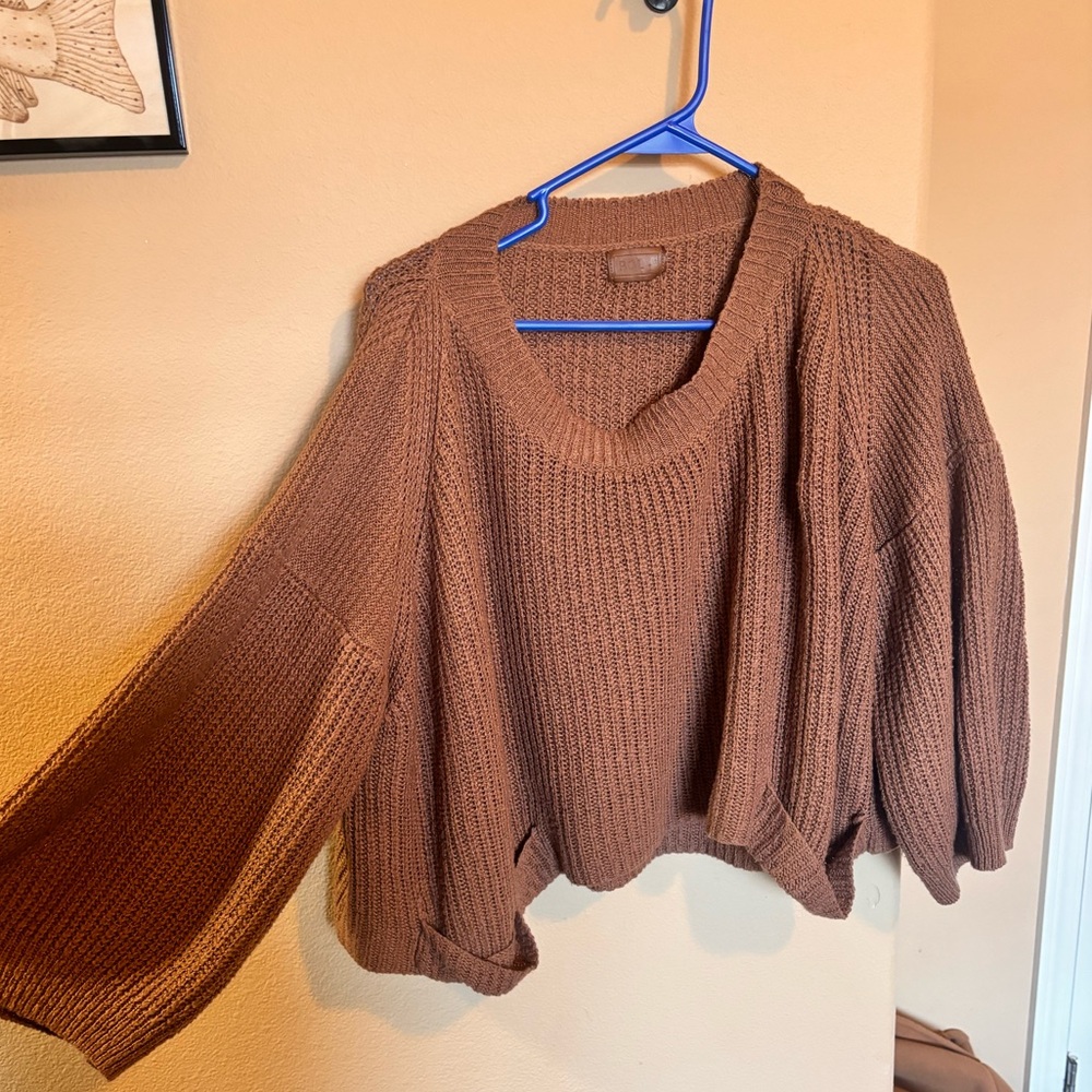 3/4 sleeve cropped sweater